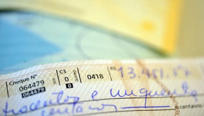 Uso de cheques no Brasil cai 95% desde 1995